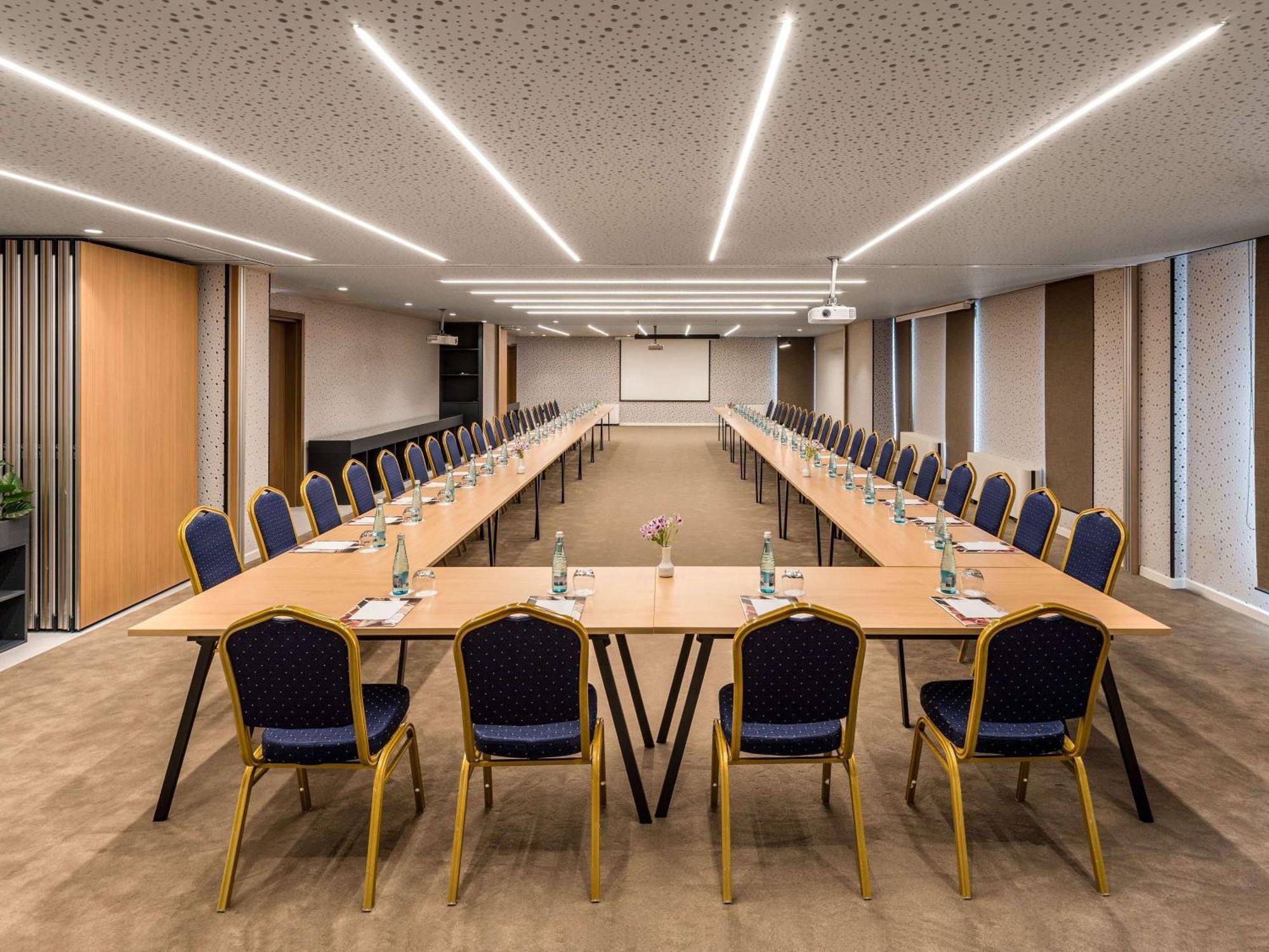 Mercure Tirana
