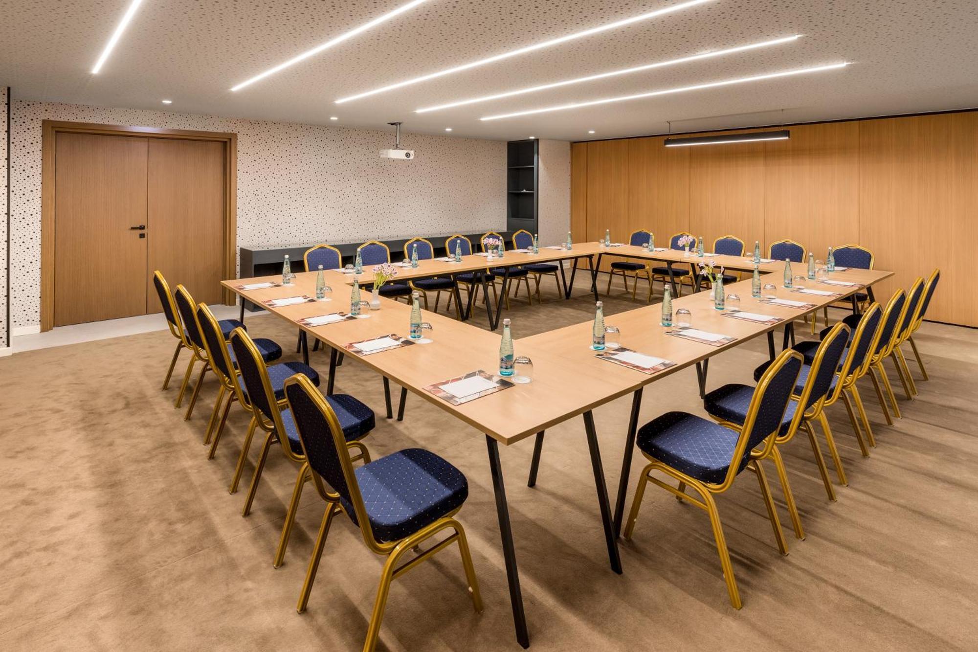 Mercure Tirana